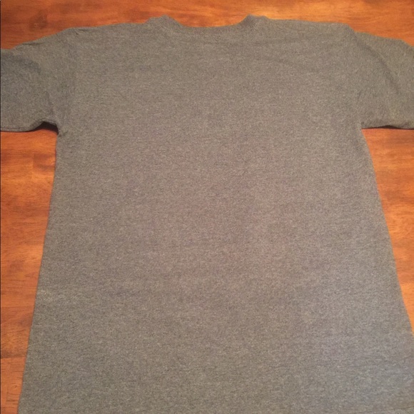 Obey t-shirt - Picture 3 of 3